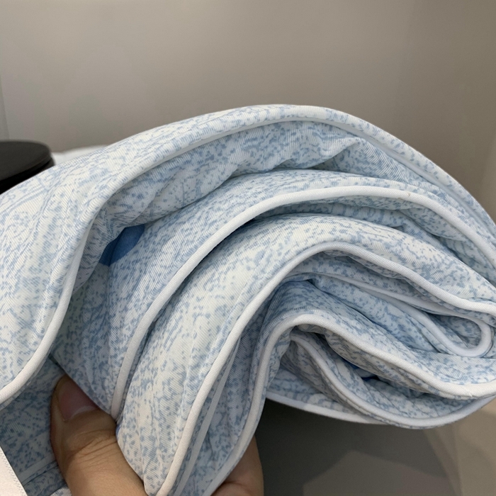 91家纺网 家纺一手货源 找家纺 奈萝家纺 2024新款A类凉感丝小凉皮夏被可机洗夏被新品空调被小爱心蓝