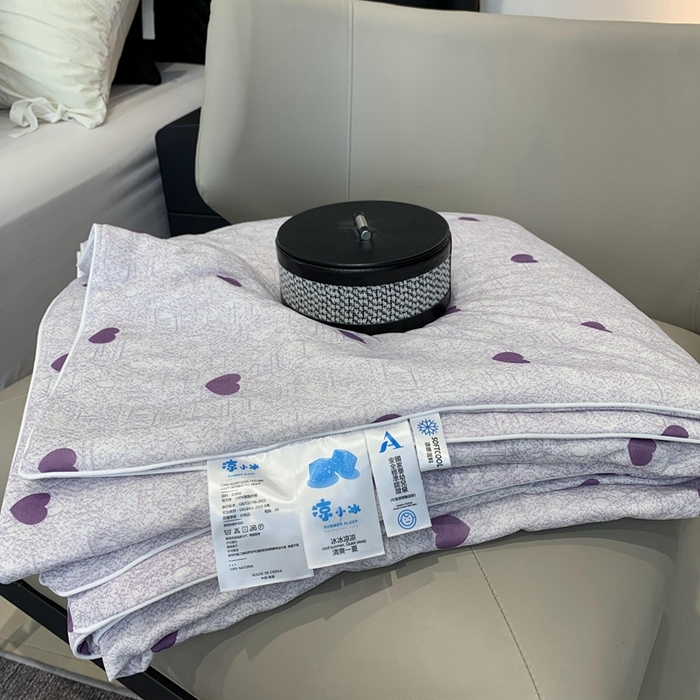 91家纺网 家纺一手货源 找家纺 奈萝家纺 2024新款A类凉感丝小凉皮夏被可机洗夏被新品空调被小爱心紫