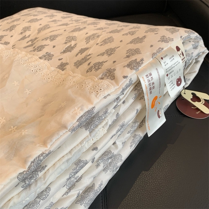 91家纺网 家纺一手货源 找家纺 奈萝 2024新款法式花边针织夏被春秋被 南法假日