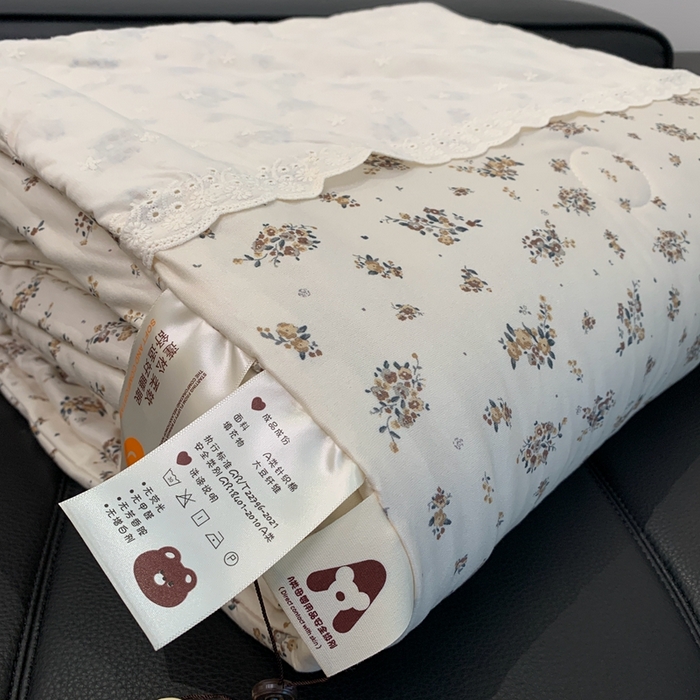 91家纺网 家纺一手货源 找家纺 奈萝 2024新款法式花边针织夏被春秋被 春日情