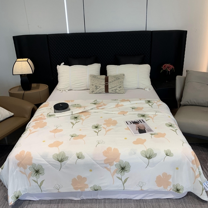 91家纺网 家纺一手货源 找家纺 奈萝家纺 2024新款A类凉感丝小凉皮夏被可机洗夏被新品空调被月见