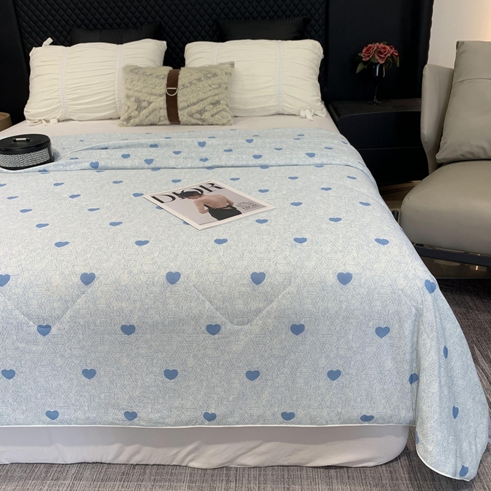 91家纺网 家纺一手货源 找家纺 奈萝家纺 2024新款A类凉感丝小凉皮夏被可机洗夏被新品空调被小爱心蓝