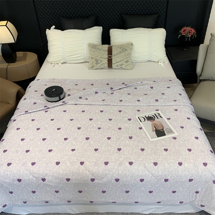 91家纺网 家纺一手货源 找家纺 莱豫家纺 2024新款小冰皮夏凉被锦纶氨纶面料空调夏被小爱心紫