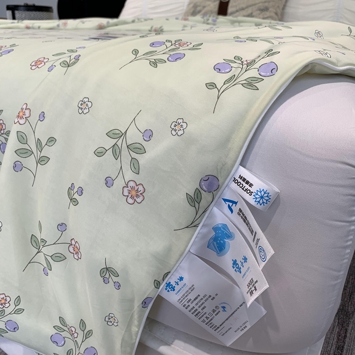 91家纺网 家纺一手货源 找家纺 奈萝家纺 2024新款A类凉感丝小凉皮夏被可机洗夏被新品空调被蓝莓多多