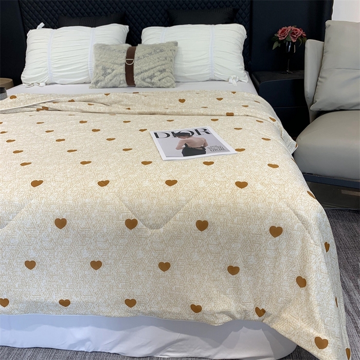 91家纺网 家纺一手货源 找家纺 奈萝家纺 2024新款A类凉感丝小凉皮夏被可机洗夏被新品空调被小爱心咖