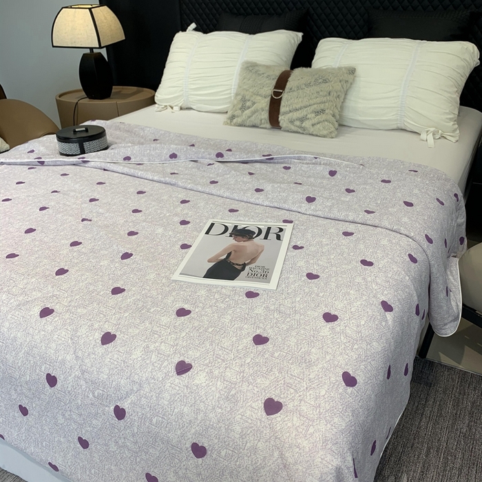 91家纺网 家纺一手货源 找家纺 奈萝家纺 2024新款A类凉感丝小凉皮夏被可机洗夏被新品空调被小爱心紫