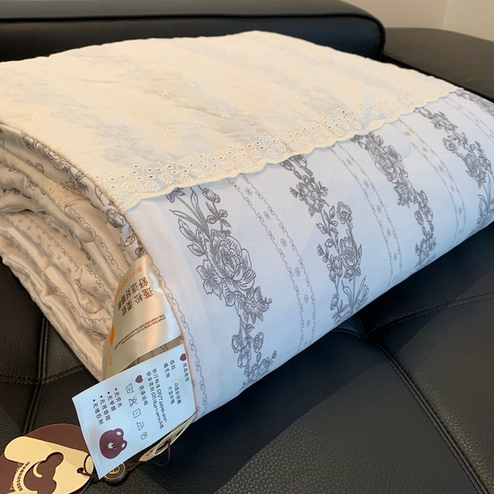 91家纺网 家纺一手货源 找家纺 奈萝 2024新款法式花边针织夏被春秋被 赫本