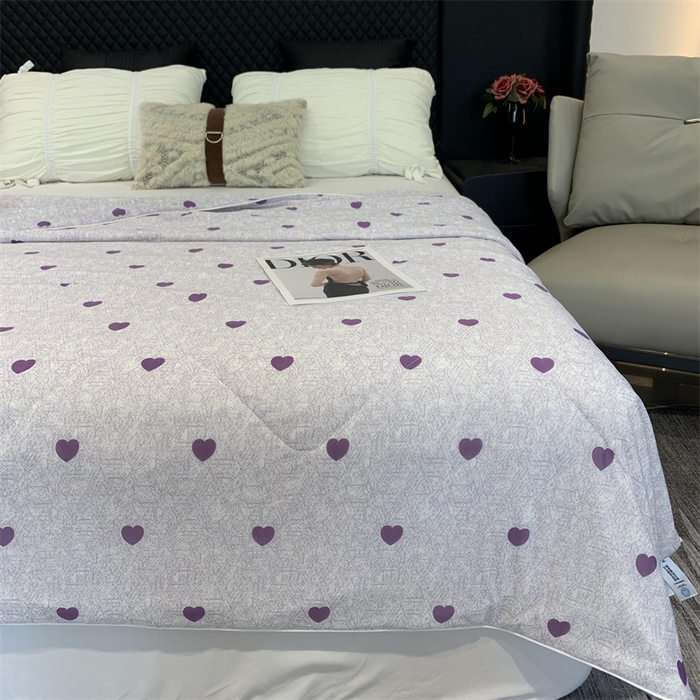 91家纺网 家纺一手货源 找家纺 莱豫家纺 2024新款小冰皮夏凉被锦纶氨纶面料空调夏被小爱心紫