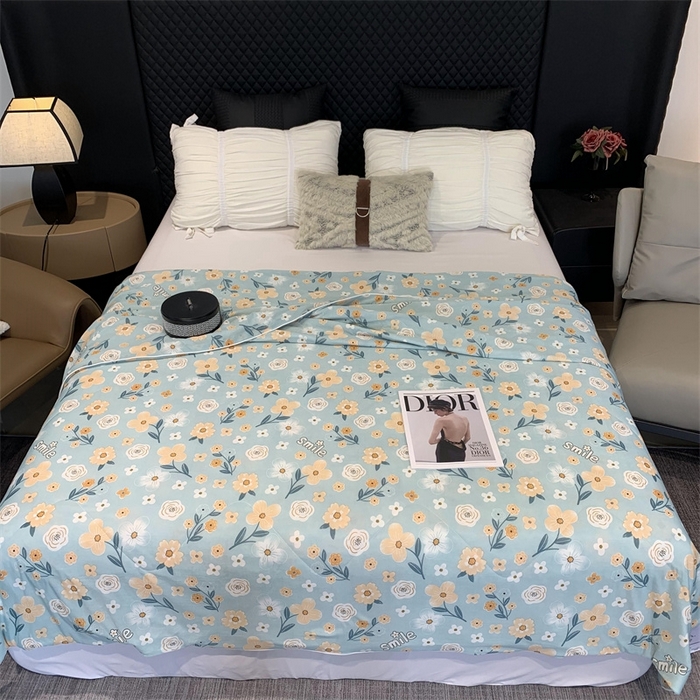 91家纺网 家纺一手货源 找家纺 奈萝家纺 2024新款A类凉感丝小凉皮夏被可机洗夏被新品空调被碎花系