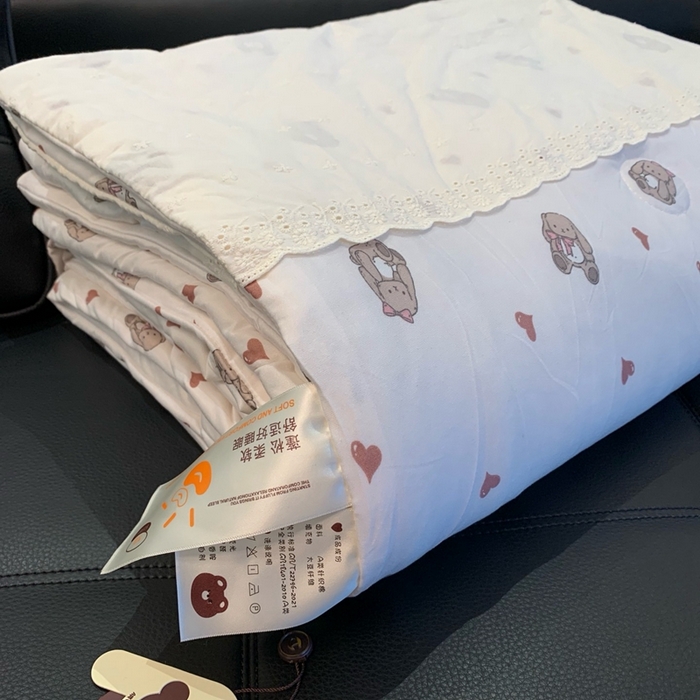 91家纺网 家纺一手货源 找家纺 奈萝 2024新款法式花边针织夏被春秋被 爱心兔