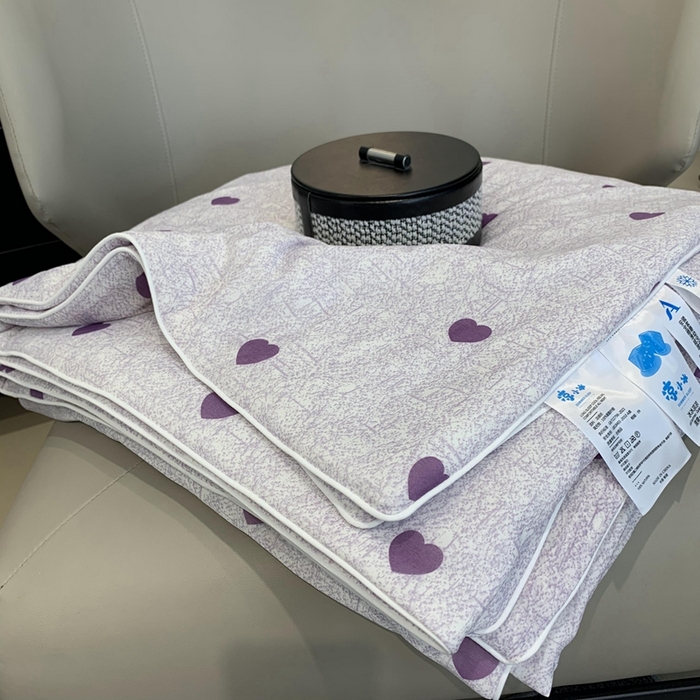 91家纺网 家纺一手货源 找家纺 奈萝家纺 2024新款A类凉感丝小凉皮夏被可机洗夏被新品空调被小爱心紫