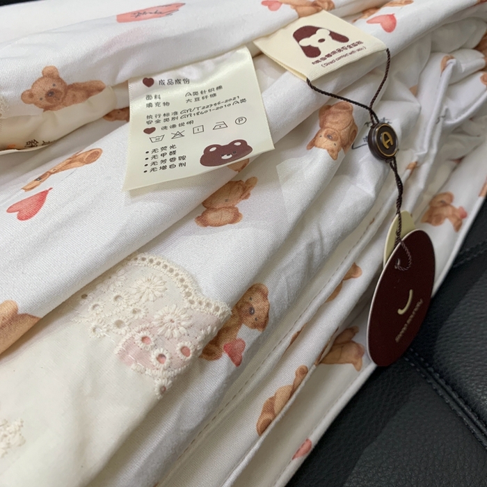 91家纺网 家纺一手货源 找家纺 奈萝 2024新款法式花边针织夏被春秋被 爱心熊