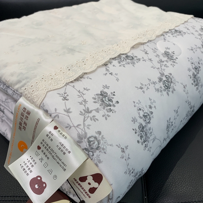 91家纺网 家纺一手货源 找家纺 奈萝 2024新款法式花边针织夏被春秋被 池影