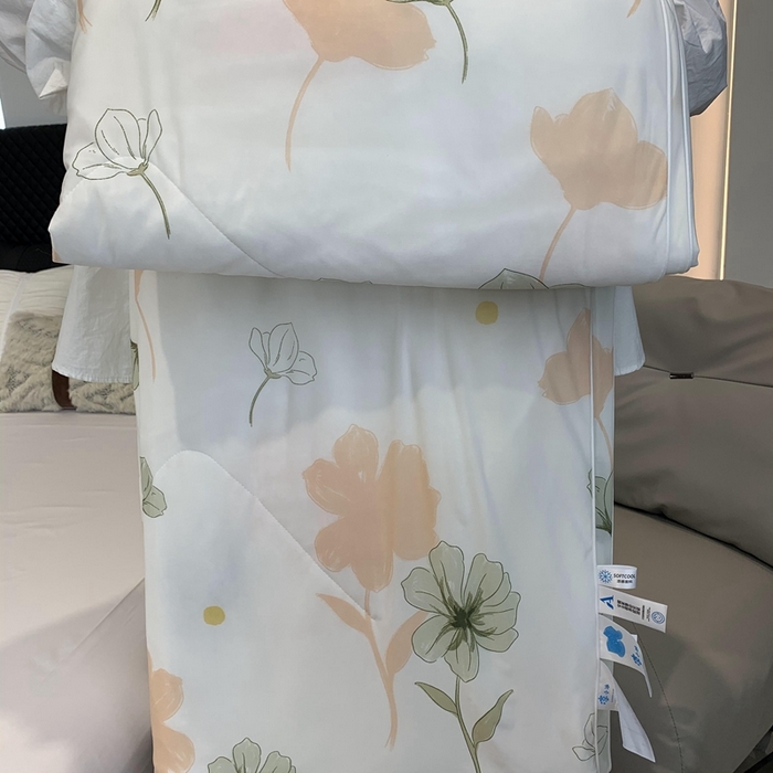 91家纺网 家纺一手货源 找家纺 奈萝家纺 2024新款A类凉感丝小凉皮夏被可机洗夏被新品空调被月见