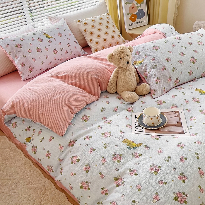 91家纺网 家纺一手货源 找家纺 氧家 2024新款水洗棉华夫格泡泡纱四件套 如梦花季粉