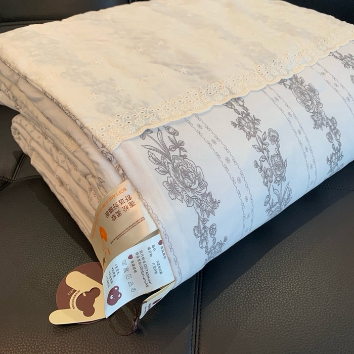 91家纺网 家纺一手货源 找家纺 奈萝 2024新款法式花边针织夏被春秋被 赫本