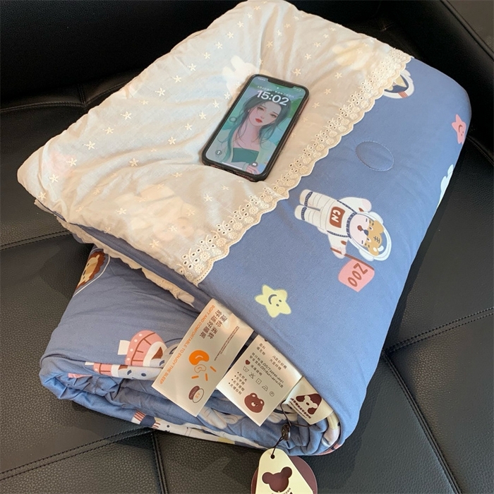 91家纺网 家纺一手货源 找家纺 奈萝 2024新款法式花边针织夏被春秋被 太空熊