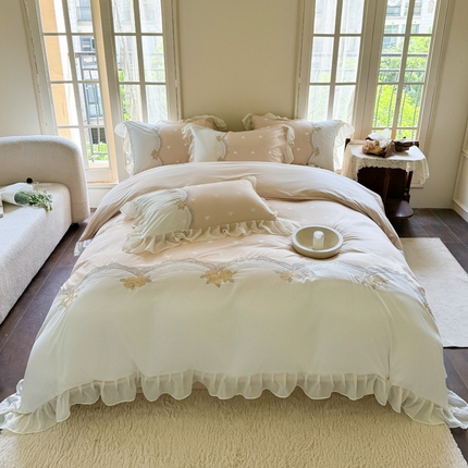 91家纺网 家纺一手货源 找家纺 （总）豪美鑫 2025新款亲肤棉刺绣花边四件套爱琴海-系列