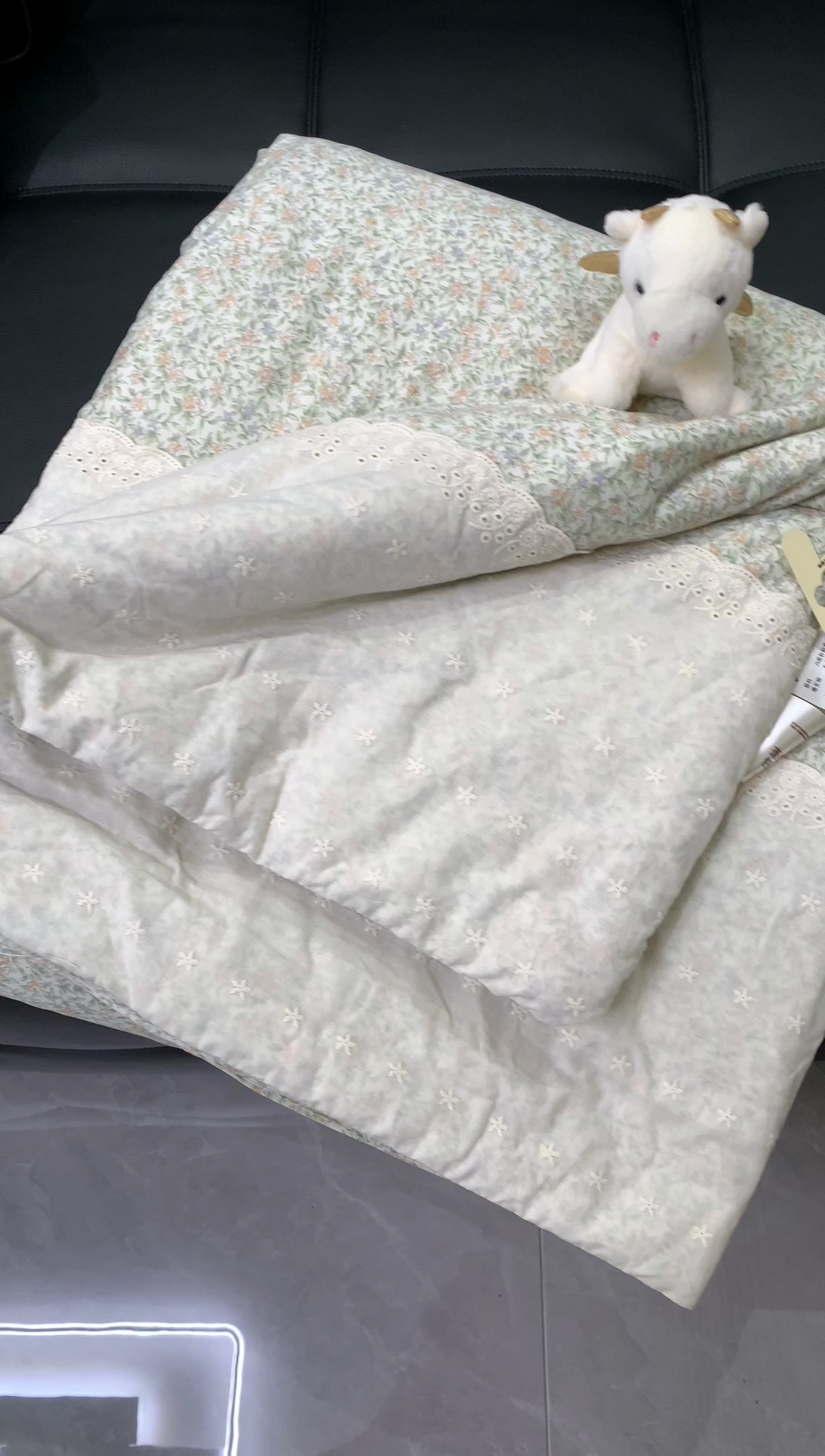 91家纺网 家纺一手货源 找家纺 奈萝 2024新款法式花边针织夏被春秋被 亿夏