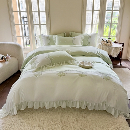 91家纺网 家纺一手货源 找家纺 （总）豪美鑫 2025新款亲肤棉刺绣花边四件套爱琴海-系列