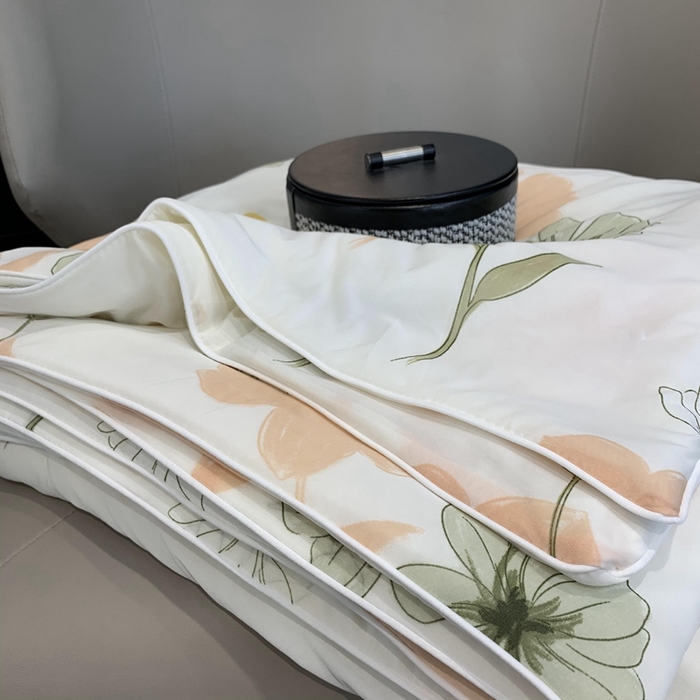 91家纺网 家纺一手货源 找家纺 奈萝家纺 2024新款A类凉感丝小凉皮夏被可机洗夏被新品空调被月见