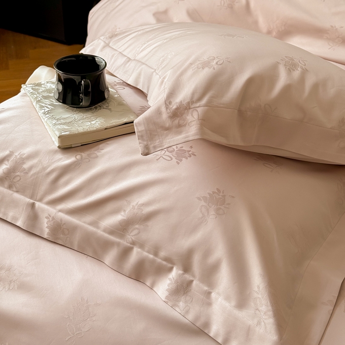 91家纺网 家纺一手货源 找家纺 云栖家居 2024全棉提花A类四件套 公主捧花-粉