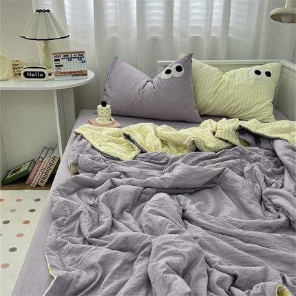 91家纺网 家纺一手货源 找家纺 （总）奈颜 2024新款爆款多巴胺条纹混搭毛巾绣大眼睛夏被四件套