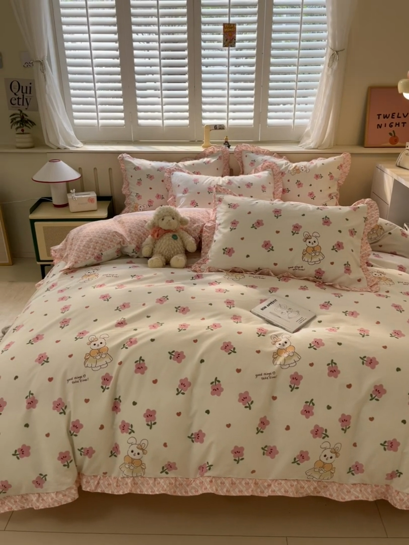91家纺网 家纺一手货源 找家纺 上尚居 2024直播爆款卡通小清新韩版花边公主风水洗棉磨毛四件套 花丛小兔