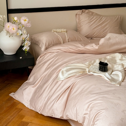 91家纺网 家纺一手货源 找家纺 云栖家居 2024全棉提花A类四件套 半亩花田-浅粉