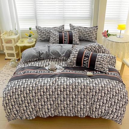 91家纺网 家纺一手货源 找家纺 灿哈2025款磨毛植物羊绒四件套更多花型群下载（新）乖巧可爱