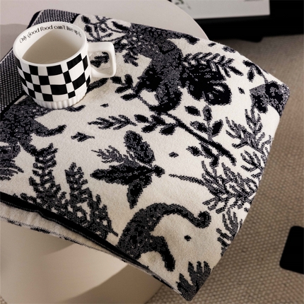 91家纺网 家纺一手货源 找家纺 暖绵绵家纺 2025新款轻奢气质时尚兔绒纱针织毯-布森 布森-黑色