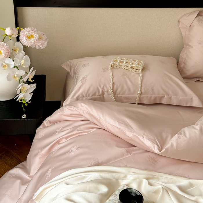 91家纺网 家纺一手货源 找家纺 云栖家居 2024全棉提花A类四件套 公主捧花-粉