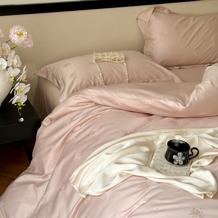 91家纺网 家纺一手货源 找家纺 云栖家居 2024全棉提花A类四件套 公主捧花-粉