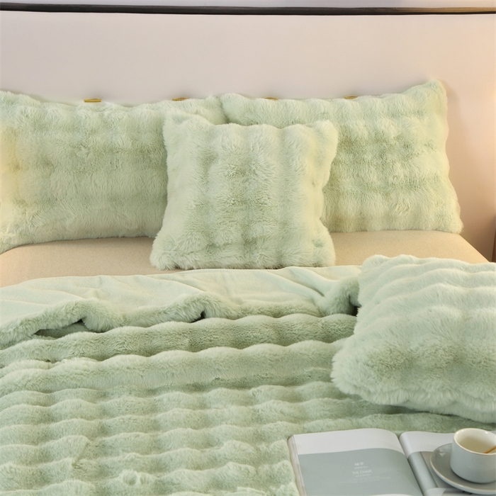 91家纺网 家纺一手货源 找家纺 芸锦豪2024新款纯色托斯卡纳兔毛大泡泡绒毛毯 草绿