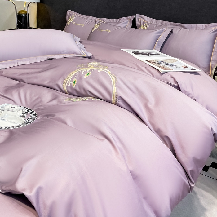 91家纺网 家纺一手货源 找家纺 艾迪尚家纺 2025新款120S刺绣长绒棉四六件套 孔雀-罗兰紫