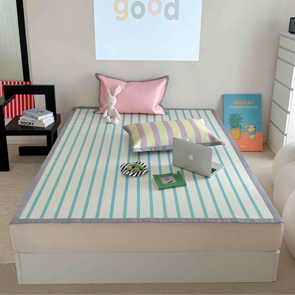 91家纺网 家纺一手货源 找家纺 柚子YOUTH 2024新款900D简约条纹拼色冰丝席 蓝条三拼-床席款