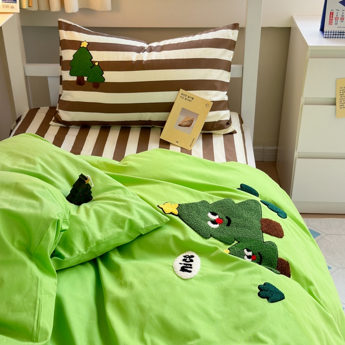 91家纺网 家纺一手货源 找家纺 锦觅 2024新款学生季全棉小清新绣花时尚复古卡通三件套四件套 摇钱树