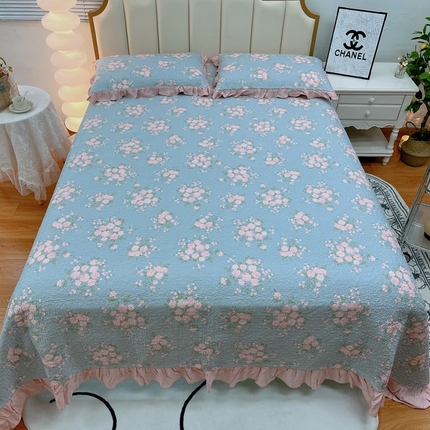 91家纺网 家纺一手货源 找家纺 （总）暖居 2024新款莱赛尔莫代尔天丝床盖三件套砂洗棉花填充大荷叶花边