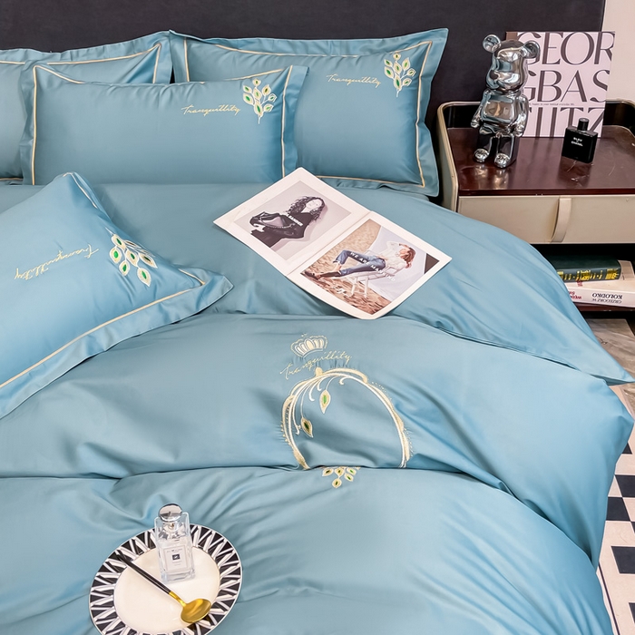 91家纺网 家纺一手货源 找家纺 艾迪尚家纺 2025新款120S刺绣长绒棉四六件套 孔雀-宾利蓝