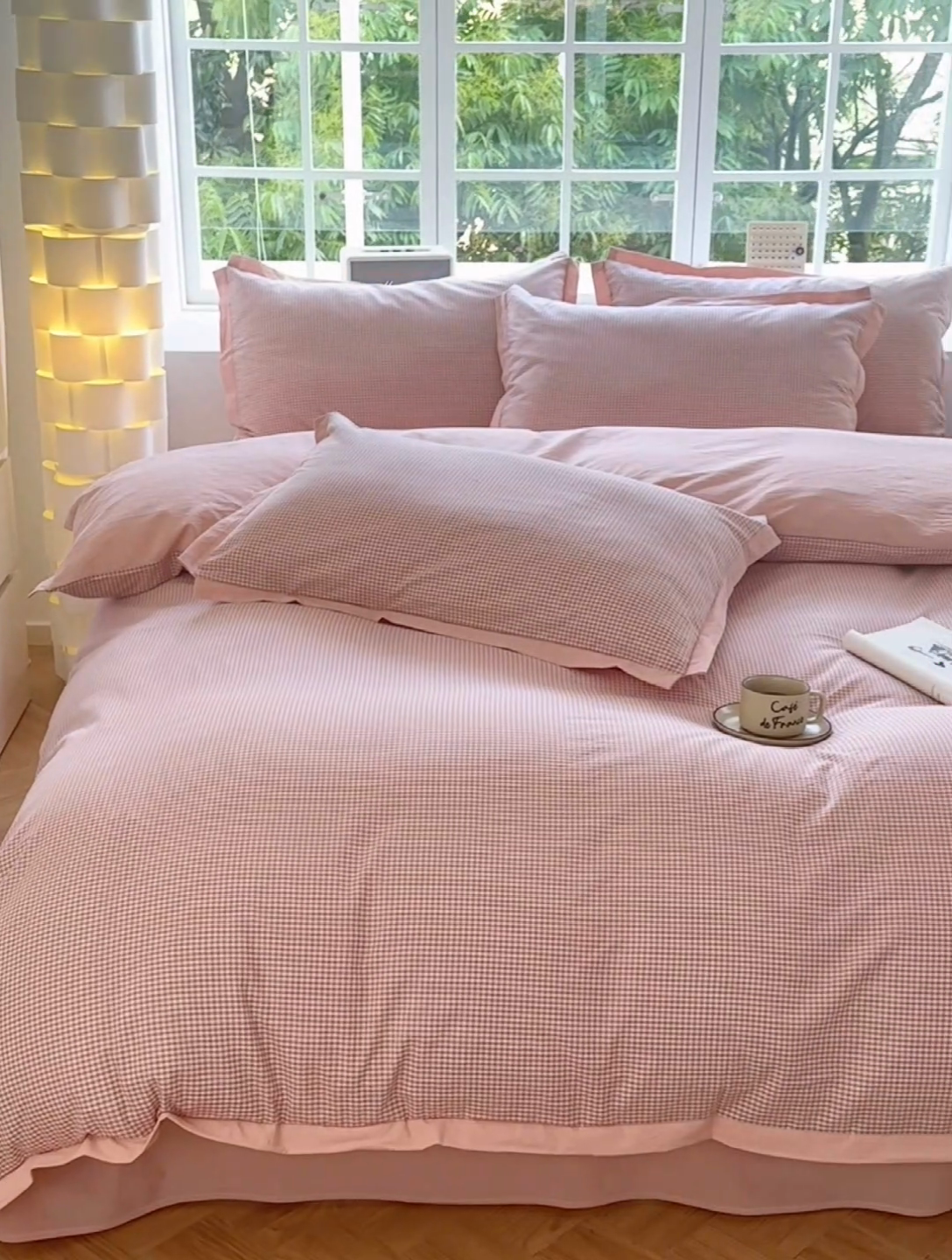 91家纺网 家纺一手货源 找家纺 晚依家纺 2025新款全棉色织水洗棉宽边断角四件套 爱的邂逅-粉