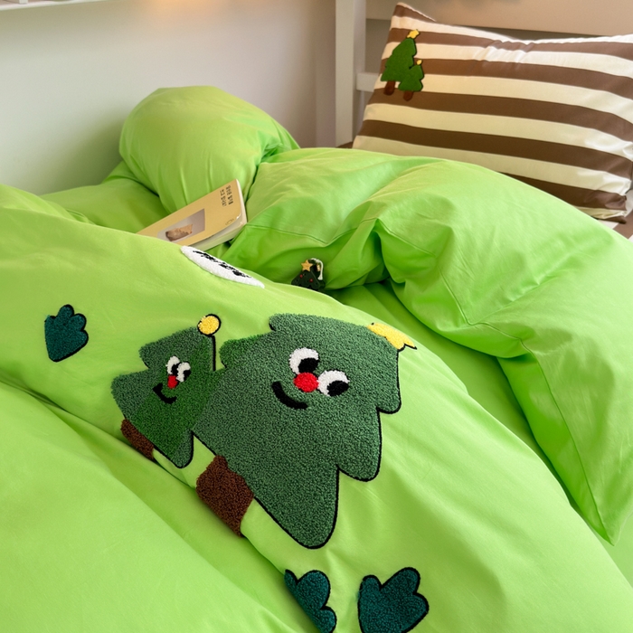 91家纺网 家纺一手货源 找家纺 锦觅 2024新款学生季全棉小清新绣花时尚复古卡通三件套四件套 摇钱树