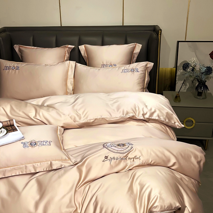 91家纺网 家纺一手货源 找家纺 艾迪尚家纺 2025新款120S刺绣长绒棉四六件套 山茶花-香槟金