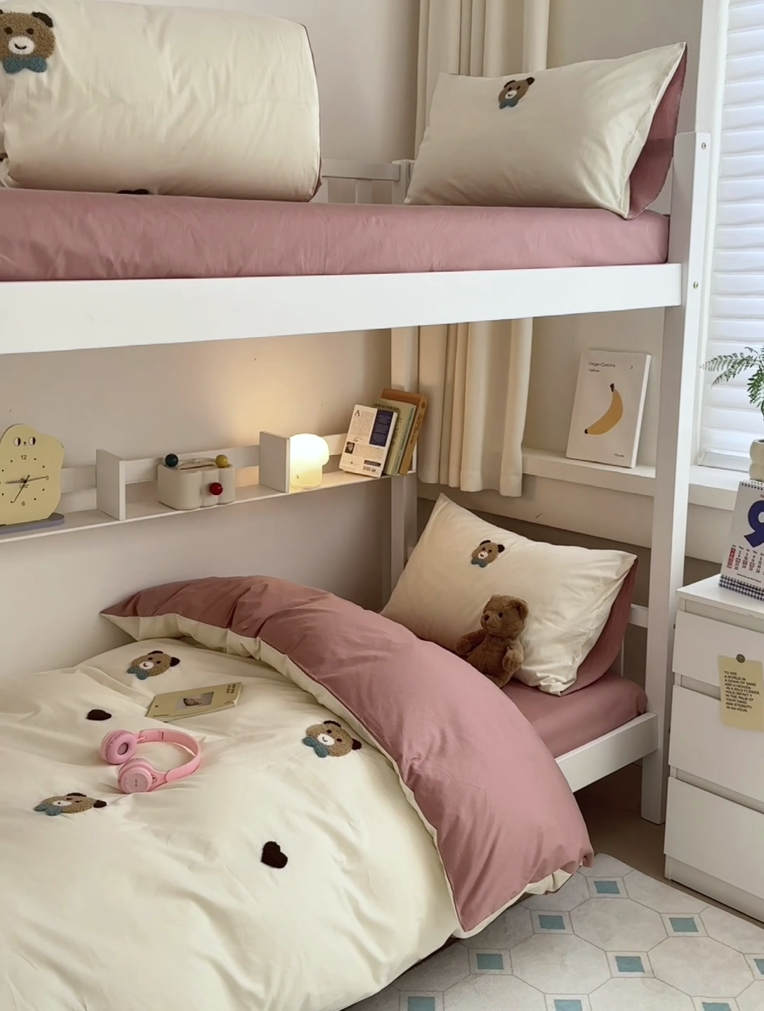 91家纺网 家纺一手货源 找家纺 锦觅 2024新款学生季全棉小清新绣花时尚复古卡通三件套四件套 熊先生