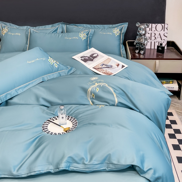 91家纺网 家纺一手货源 找家纺 艾迪尚家纺 2025新款120S刺绣长绒棉四六件套 孔雀-宾利蓝