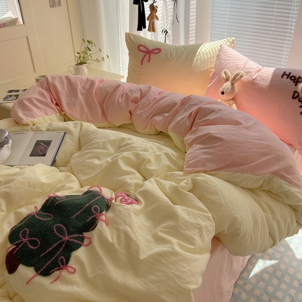 91家纺网 家纺一手货源 找家纺 顾里家纺 2024新款韩系卡通毛巾绣云朵棉四件套 圣诞结