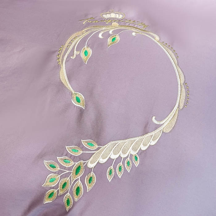 91家纺网 家纺一手货源 找家纺 艾迪尚家纺 2025新款120S刺绣长绒棉单被套 孔雀-罗兰紫