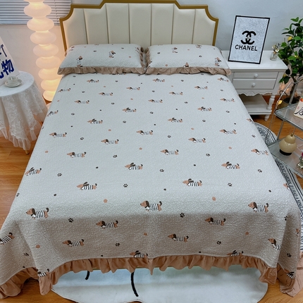 91家纺网 家纺一手货源 找家纺 （总）暖居 2024新款莱赛尔莫代尔天丝床盖三件套砂洗棉花填充大荷叶花边