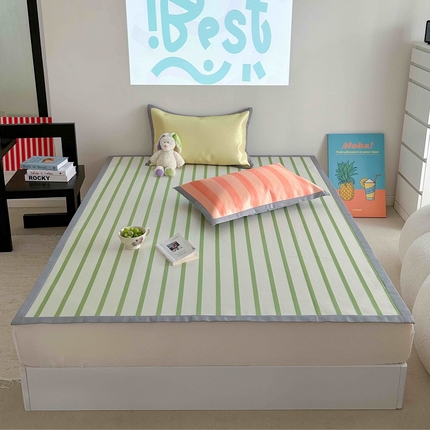 91家纺网 家纺一手货源 找家纺 柚子YOUTH 2024新款900D简约条纹拼色冰丝席 绿条三拼-床席款