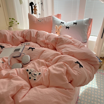 91家纺网 家纺一手货源 找家纺 （总）顾里家纺 2024新款韩系卡通毛巾绣云朵棉四件套