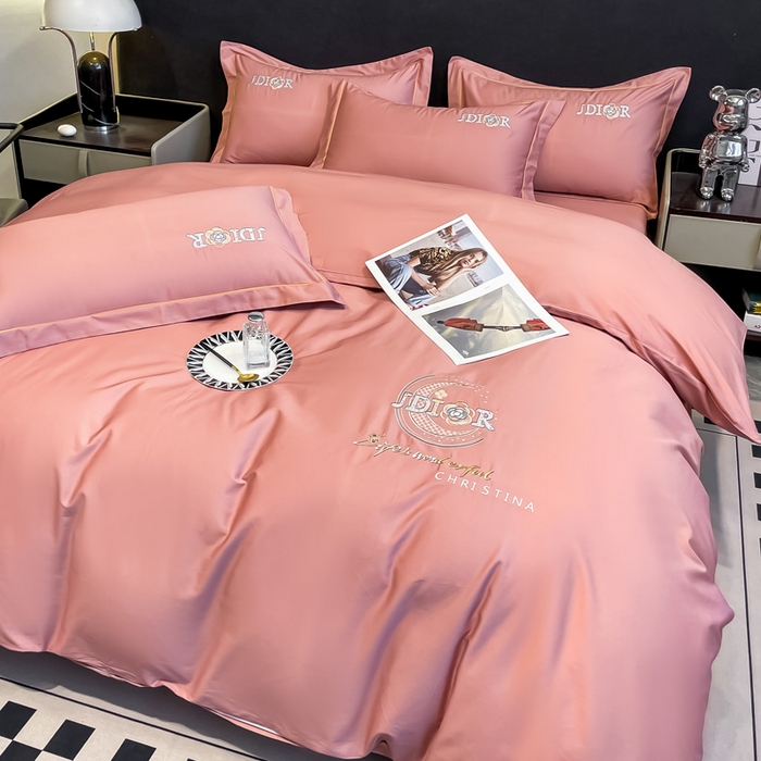 91家纺网 家纺一手货源 找家纺 艾迪尚家纺 2025新款120S刺绣长绒棉四六件套 山茶花-胭脂红